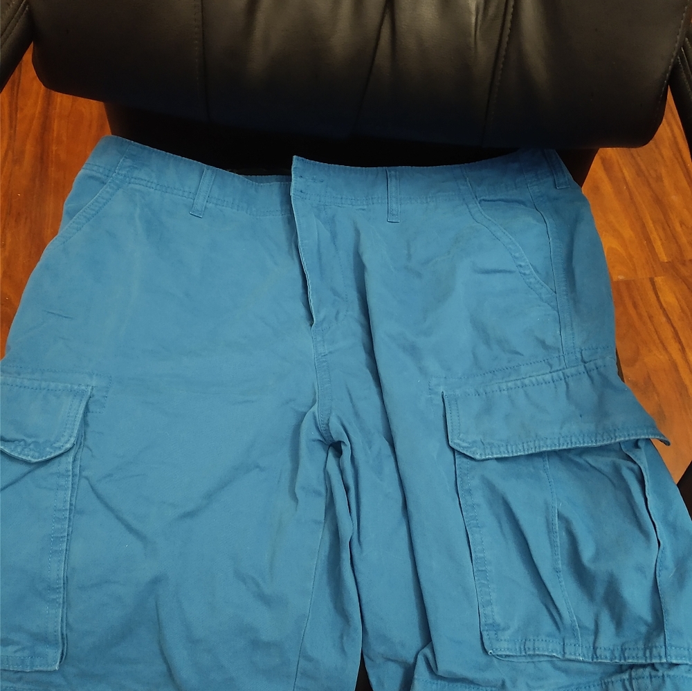 Bright blue Old Navy cargo shorts, NEW never used no tag, size 40
